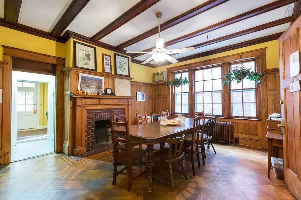 Adams Inn