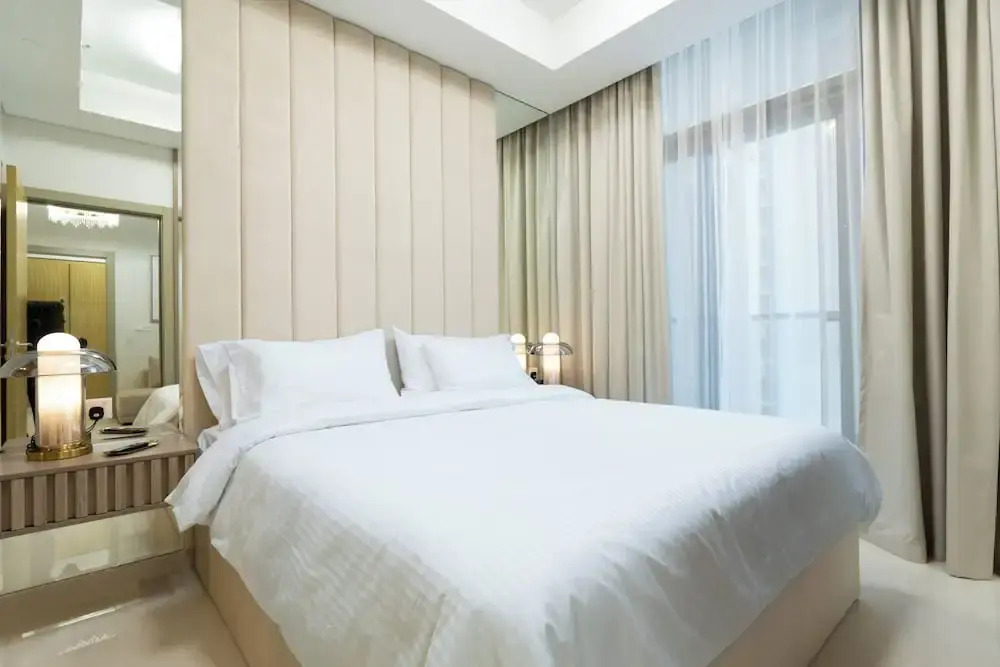 Lux 2BR Aykon Escape in Business Bay