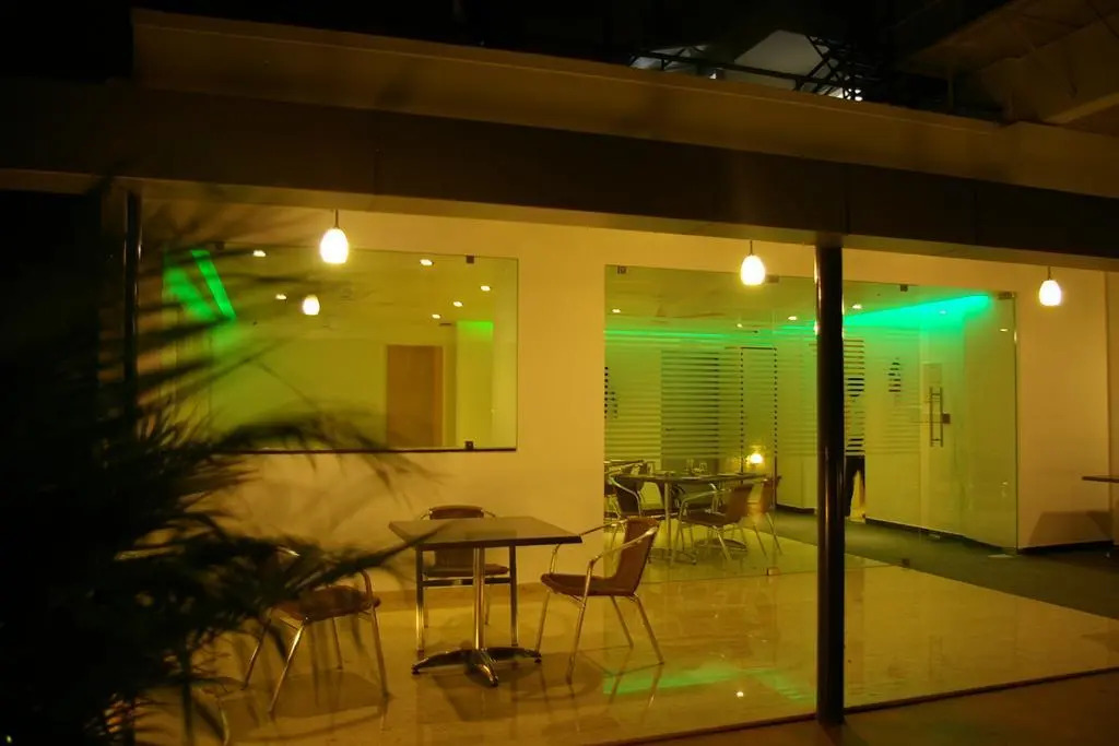 Roseline Suites - A Business Hotel
