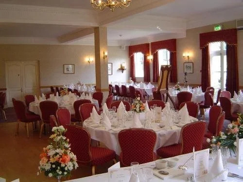 Glen-Yr-Afon House Hotel