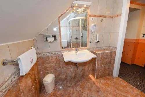 Tinódi Hotel és Étterem