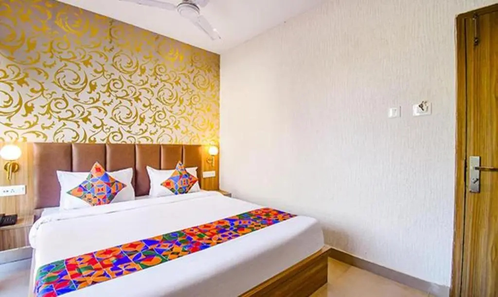 FabHotel Lake View Topsia