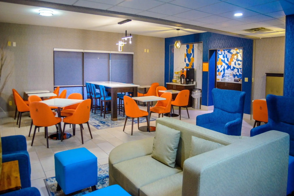 La Quinta Inn & Suites by Wyndham Fayetteville I-95