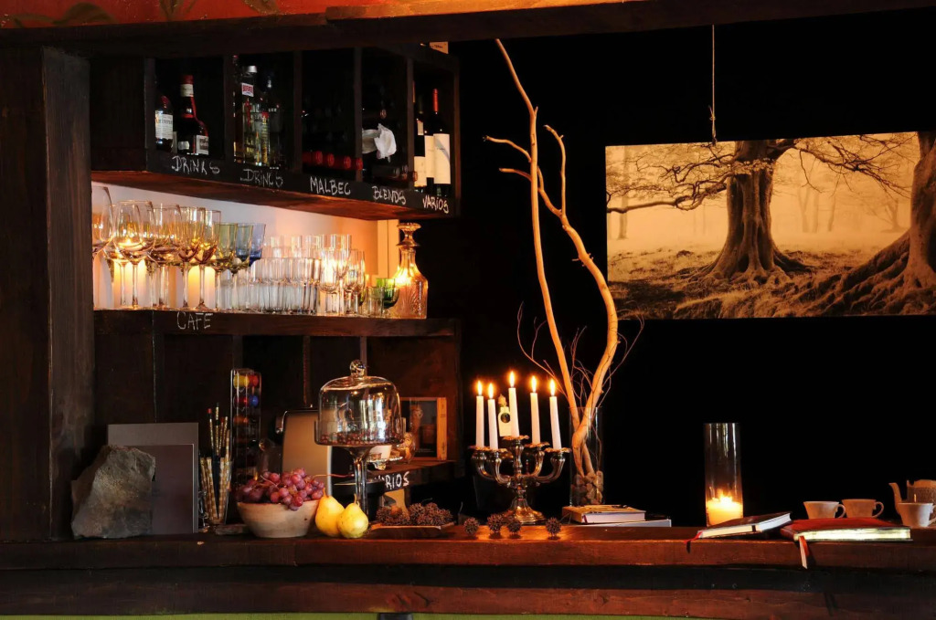 Los Juncos Patagonian Lake House