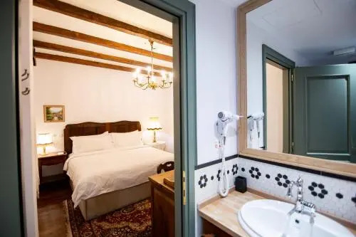 Vila Ebel Hotel Pool & Spa