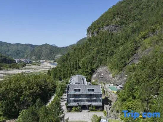 Xianju Yinquan Mountain Villa (Shenxianju Danzhu)