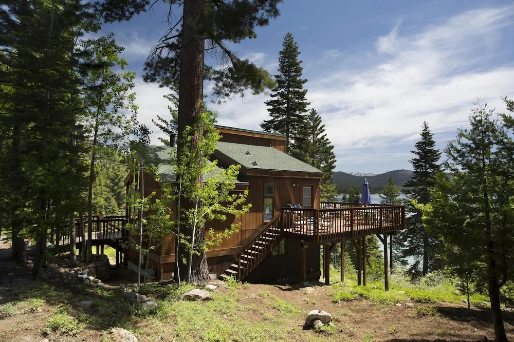 Eagles Perch Lake View Rental Cabin