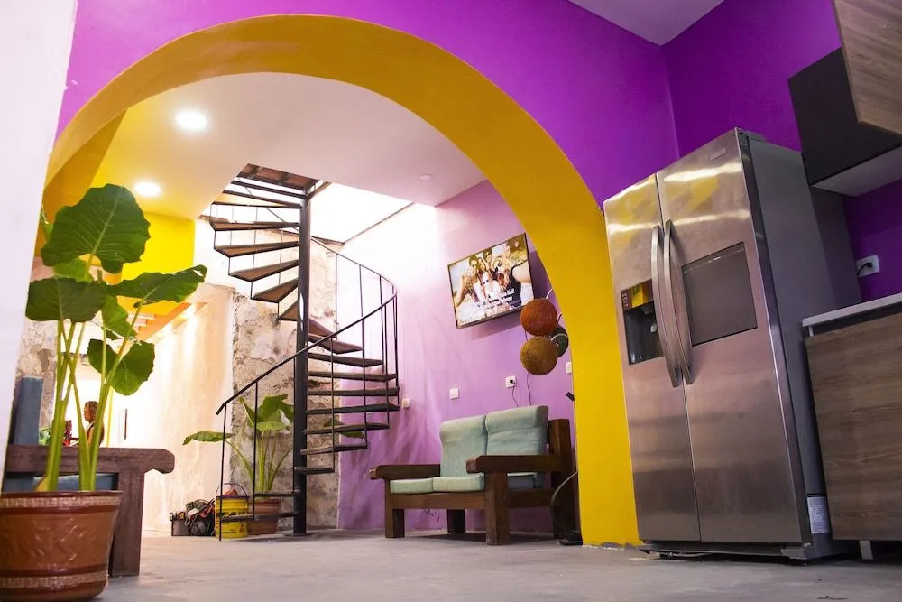 Birds Hostel