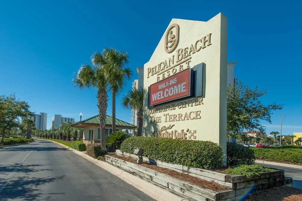 Gulf-front Gem: Lake Views, Beach Access & 3 Pools 2 Bedroom Condo
