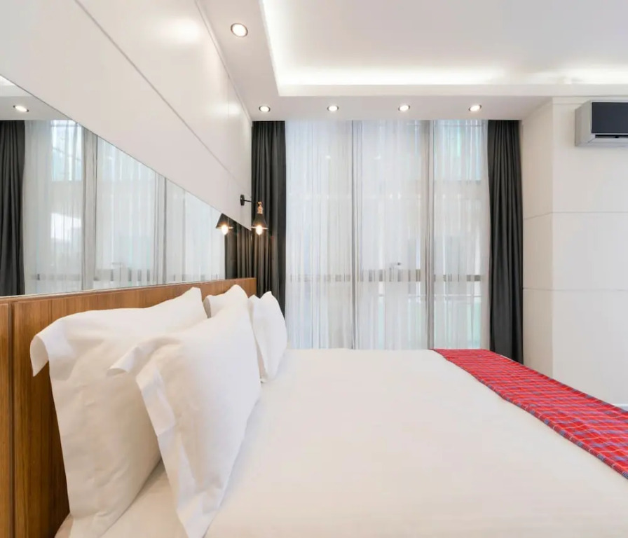 Отель Maa Hotel and Suites