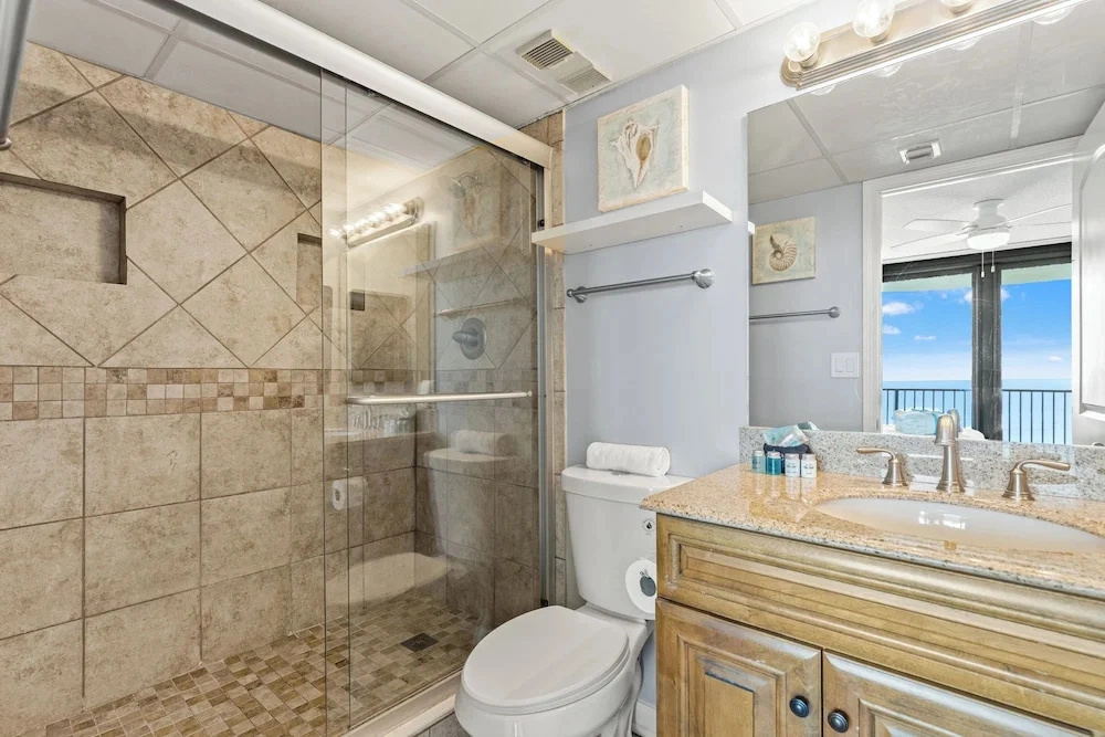 Lets Do Sunset: Gulf-front 3BR Condo, Sleeps 8