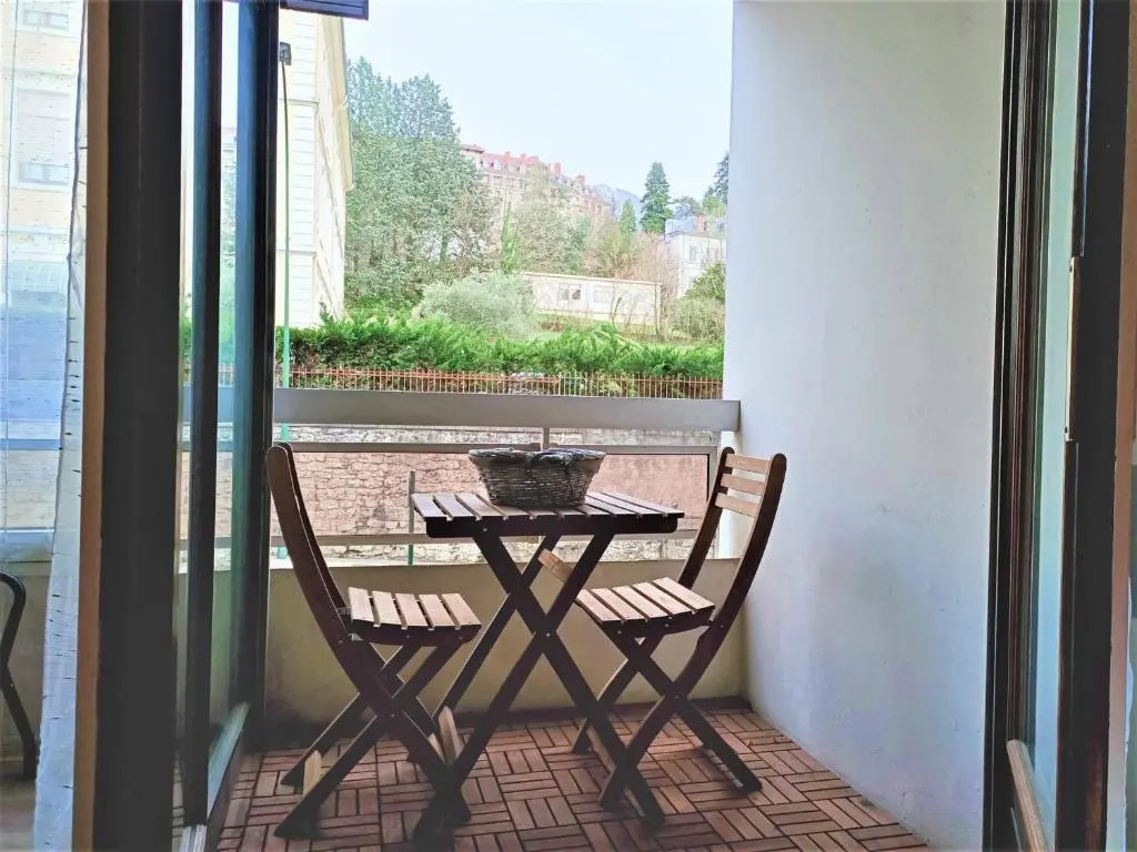Appartement Aix-les-Bains, 1 pièce, 2 personnes - FR-1-555-37
