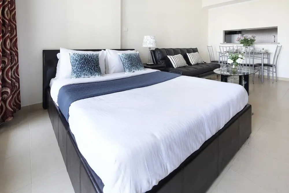 Superb Studio w/ Lake Views in JLT - Near the Metro!