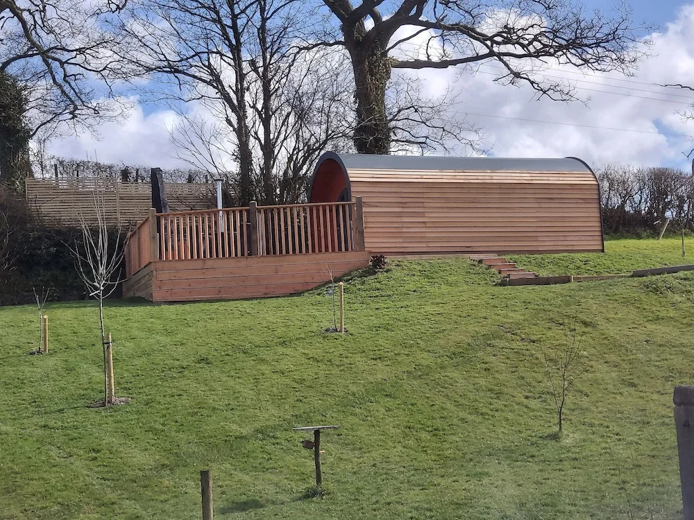 Cilsane Lodges- Teilo With hot tub