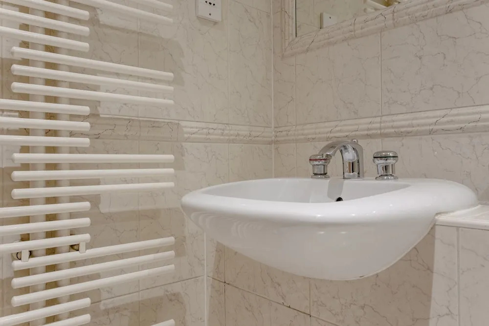 2 Bedroom Flat With Tower Bridge View
