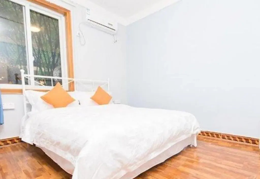 Zhuangse Chengdu Youth Hostel