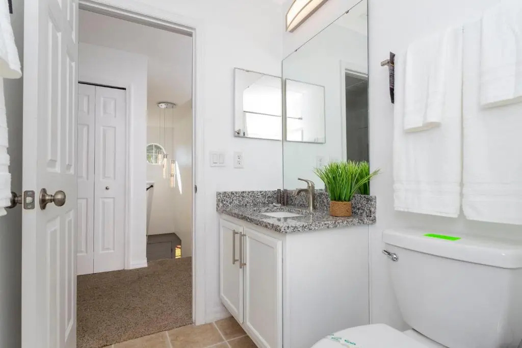 Beautiful 5Bd Single Family w/ Game Room @ 106 Lake Wilson Preserve