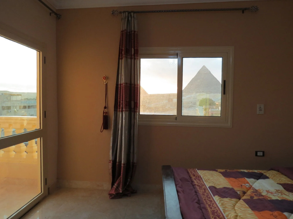 City pyramids inn