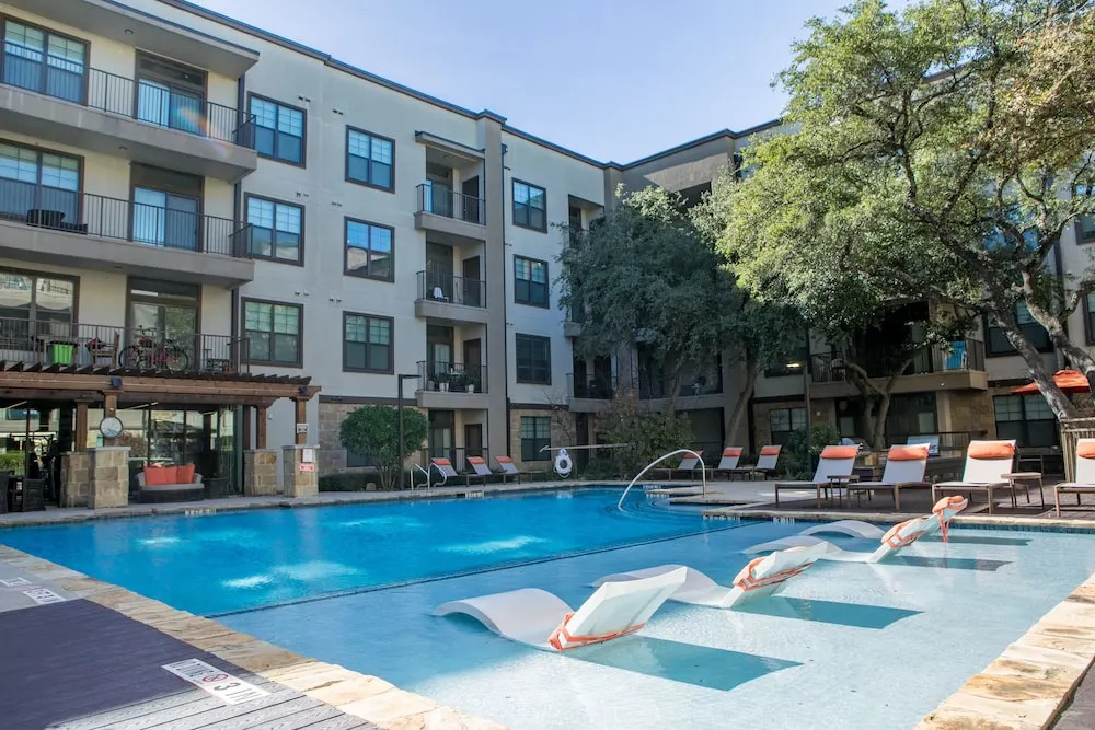 WanderJaunt - North Austin Apartments