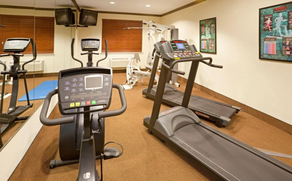 Holiday Inn Express & Suites Lake Worth by IHG