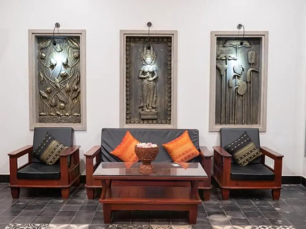 Nice Room for 2 in Hotel Historical Style Angkor