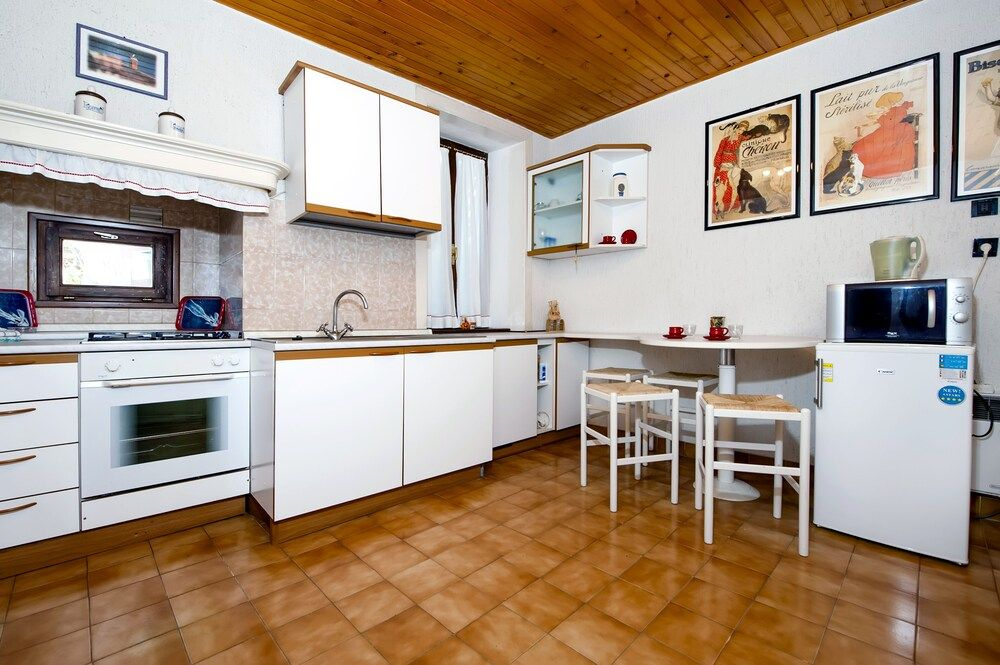 Carera Seaview Apartments