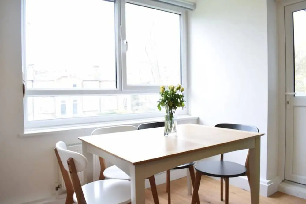 1 Bedroom Queen's Park Flat