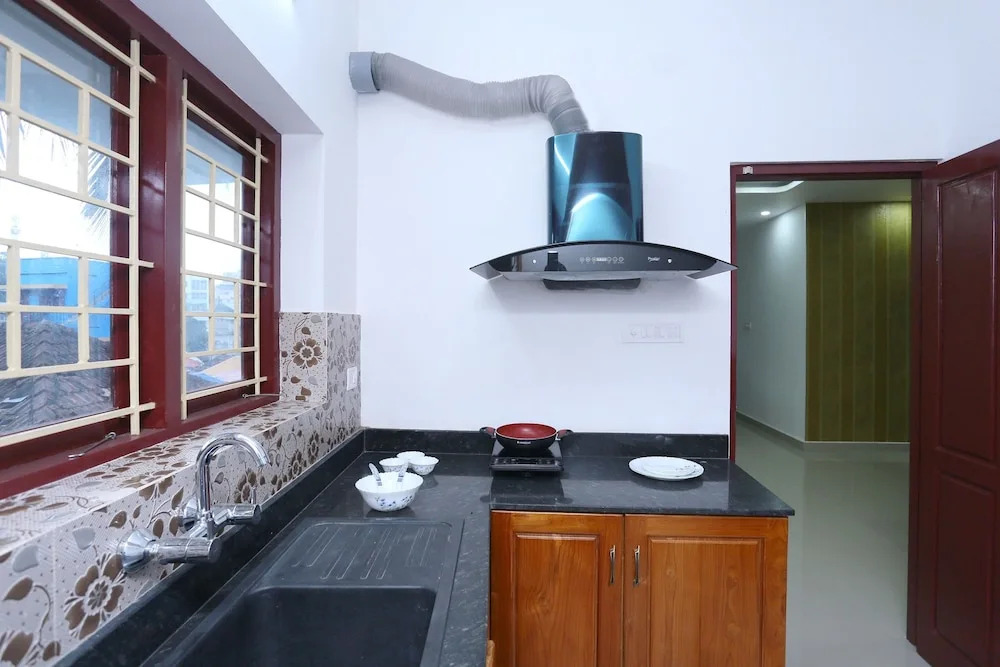 Oyo 24558 Spacious Stay Near Thiruvananthapuram Central Station