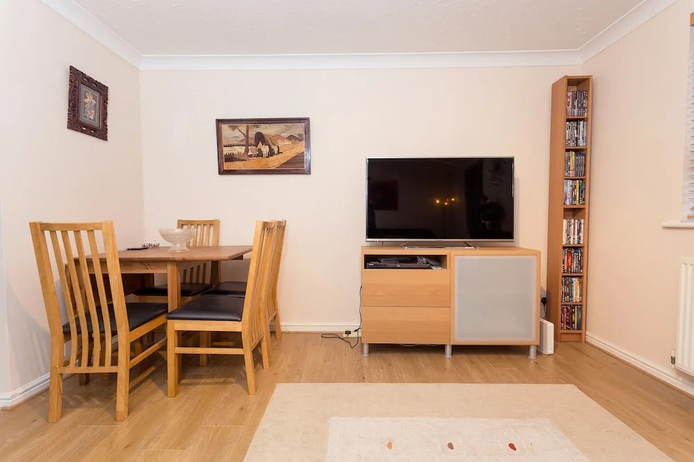 2 Bedroom Flat 2 Minutes from the River