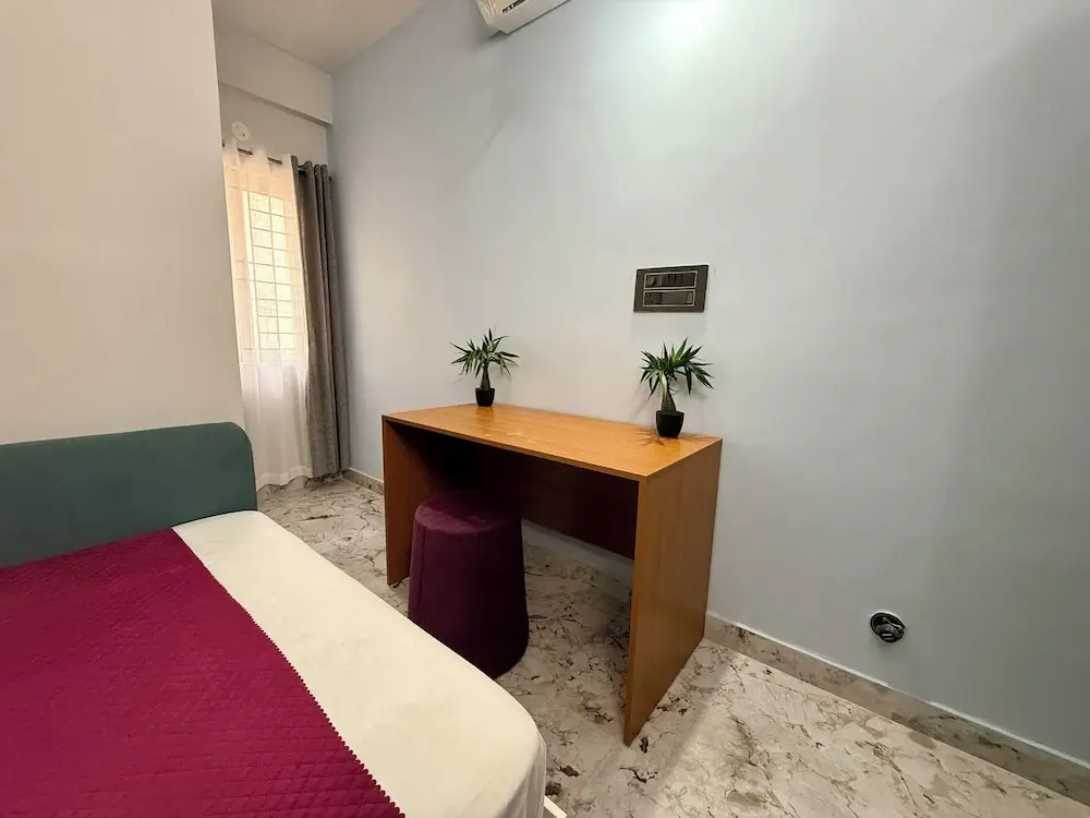 C Suites Bren