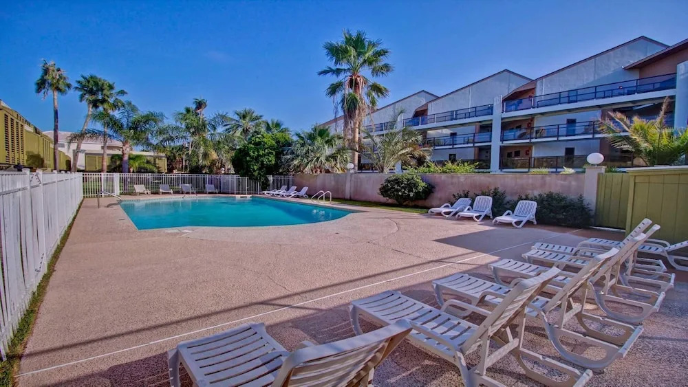 211 - 2 Br Condo