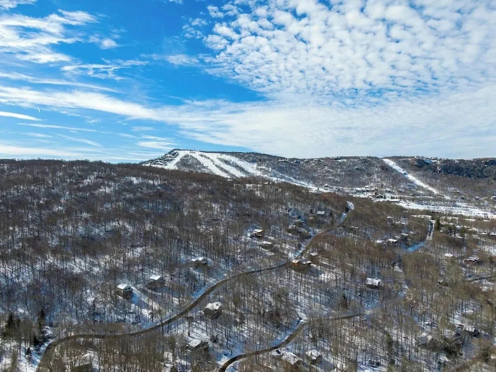 Vista 360 - Roundhouse With Views, AC, 1mi From Beech Ski