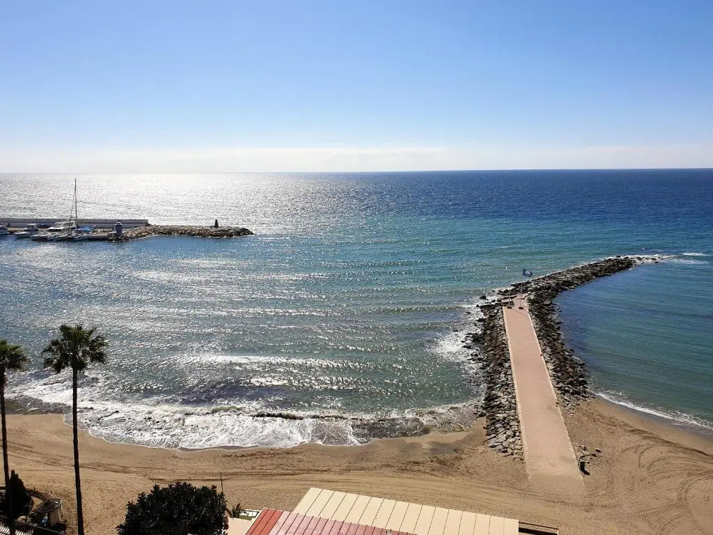 Skol 617 Beachfront Two-bedrooms Duplex With Sea Views
