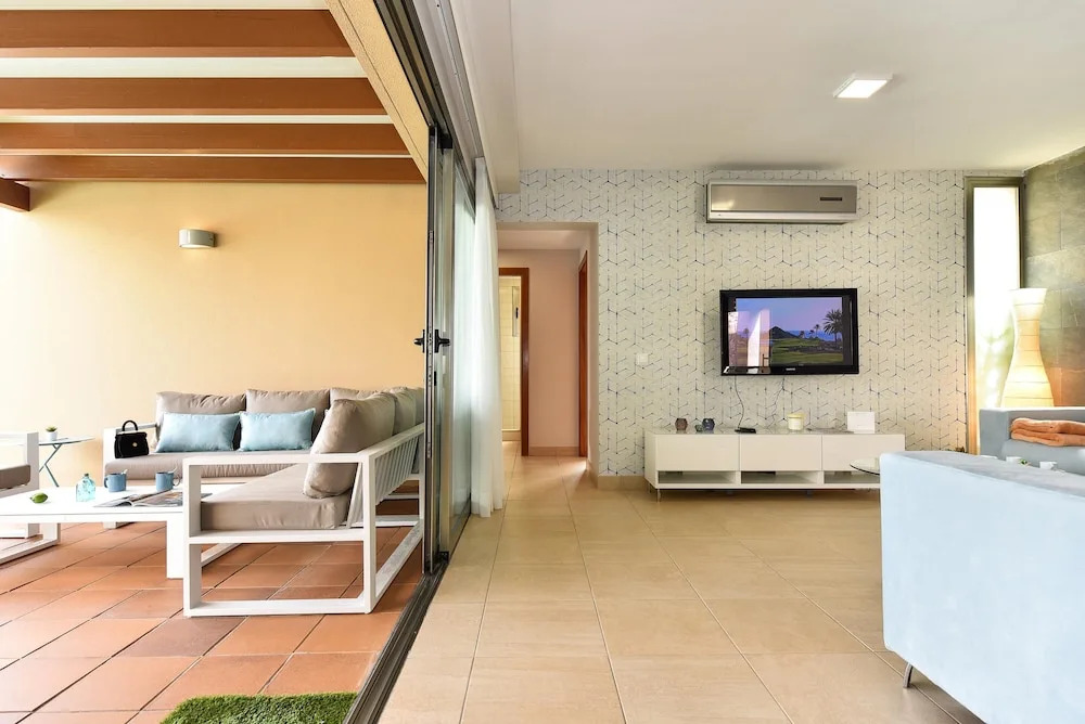 Par 4 Villa 9 With Pool in Salobre