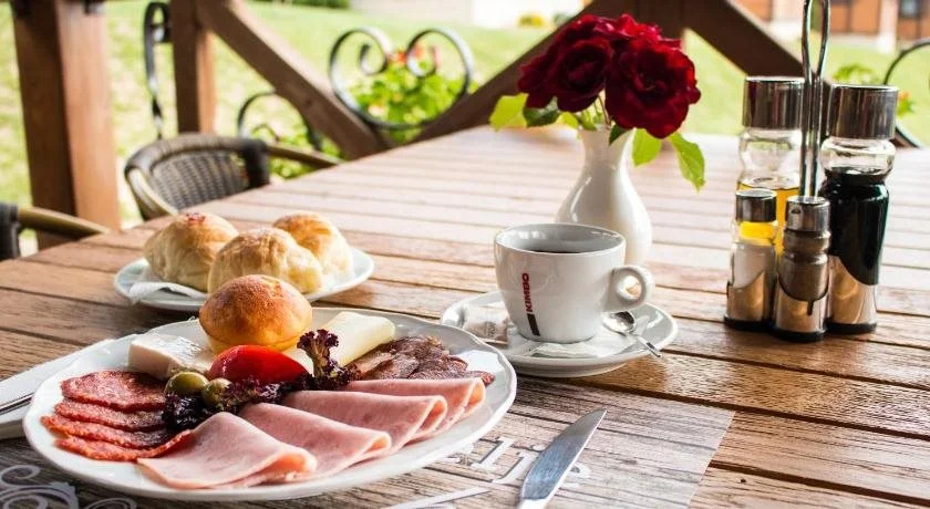 Etno Naselje Vrdnička kula - Fruške Terme