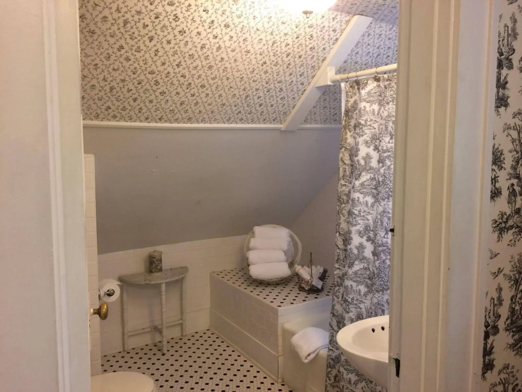 Oakland Cottage Bed and Breakfast