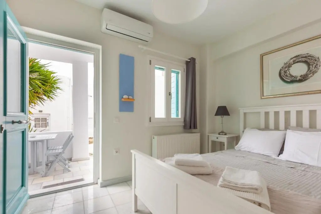 PEBBLES 1BD house with Sea View in the heart of Naousa