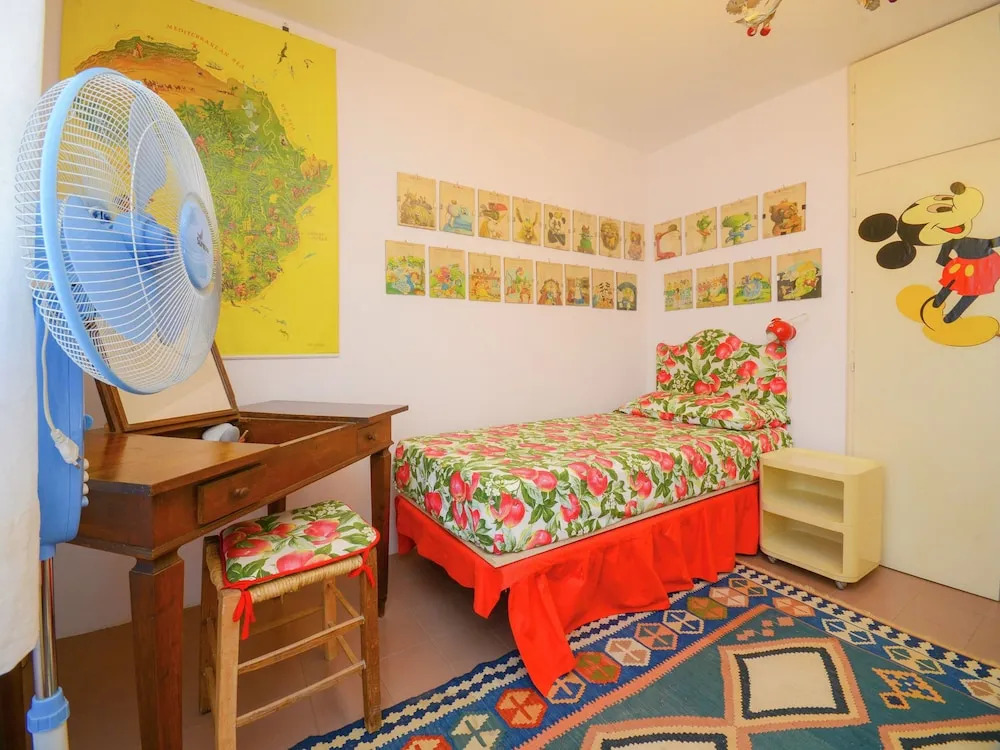 Lovely Apartment on a Beautiful Property Near the sea