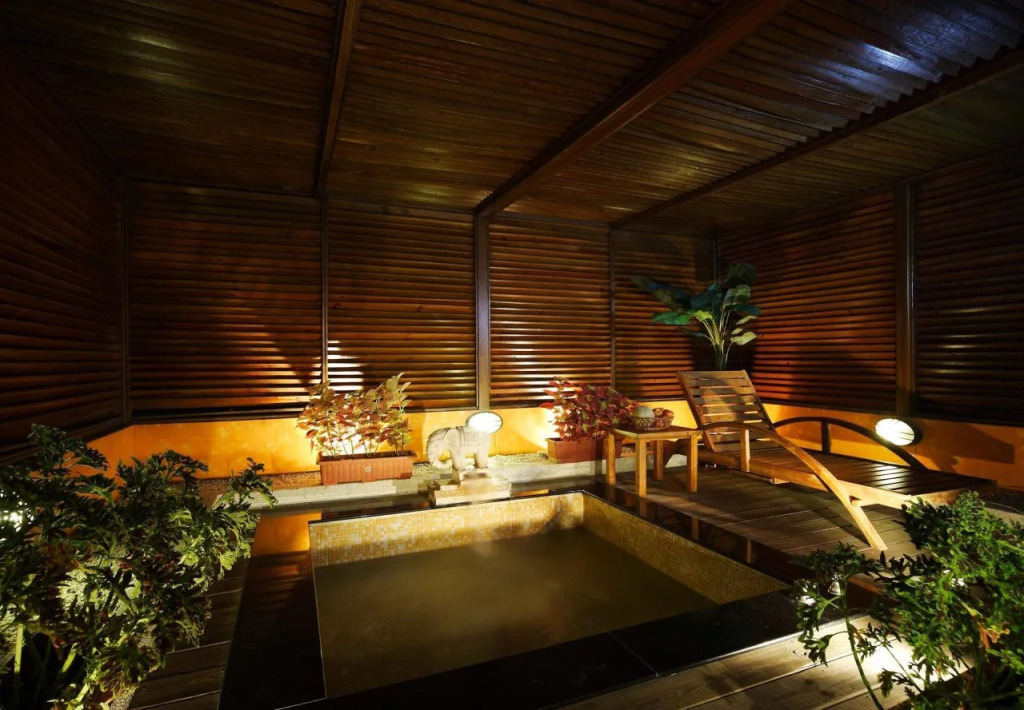 Seasons Boutique Motel