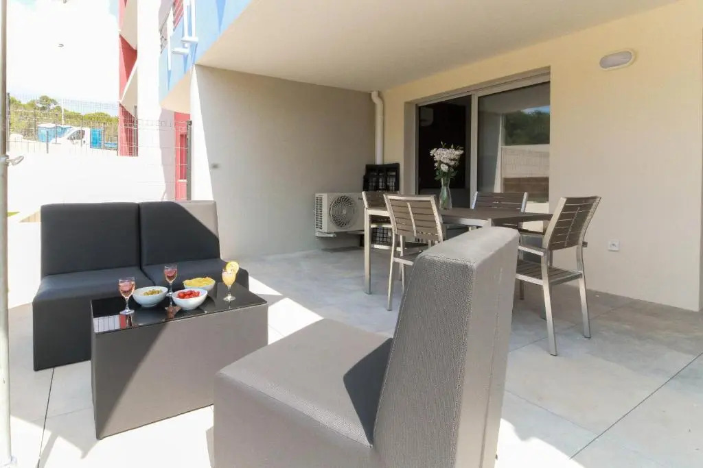 SELECT'SO HOME - Résidence Le Poséidon - Piscine & Parking - Prestations de qualité & Services Hôteliers - POS03