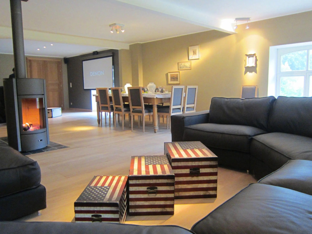 Delightful Castle in Bastogne with Hot Tub