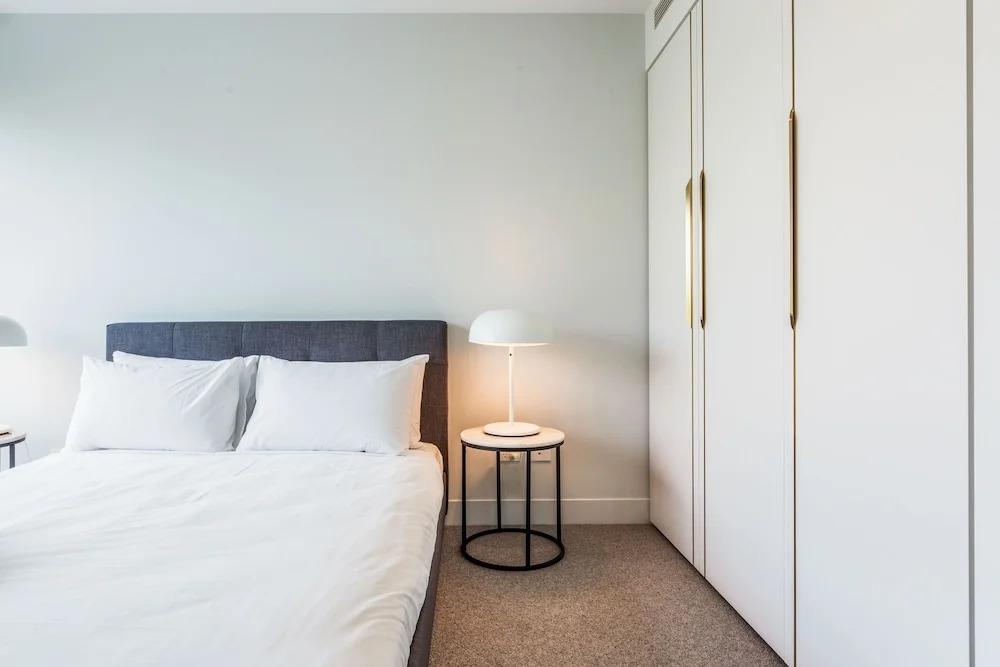 Exquisite 1 bedroom Parking Gym Pool Spa