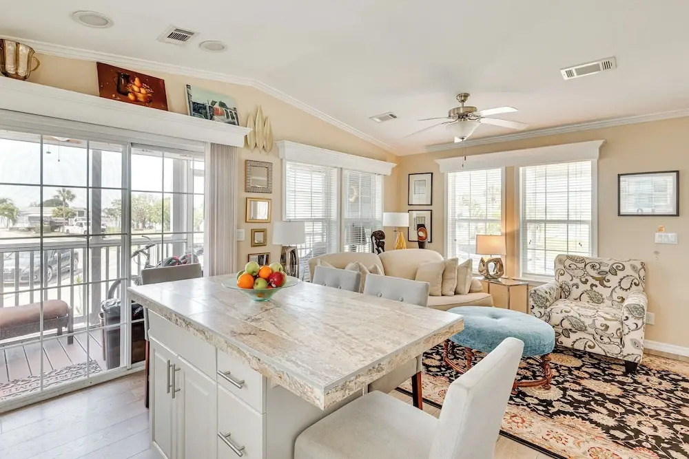 4 Mi to Fort Myers Beach: Home w/ Resort Perks!