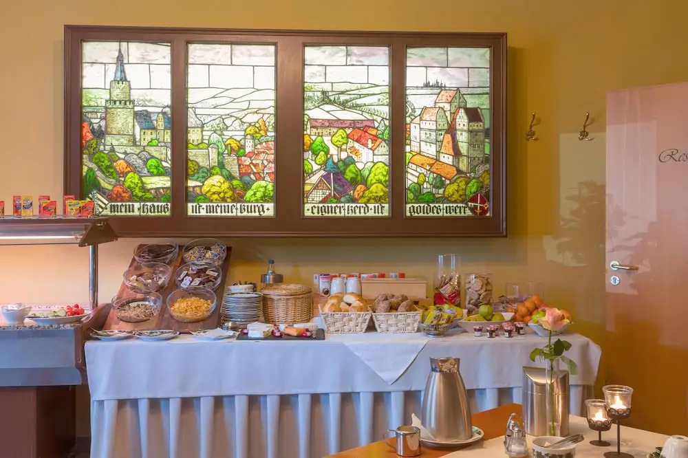 "Zur Altstadt - Am Fuße der Osterburg" Gaststätte, Pension, FEWO