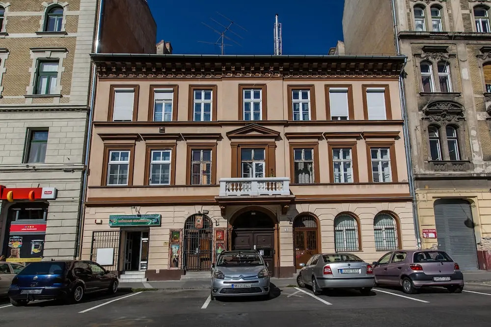 Klauzal 10 Apartment