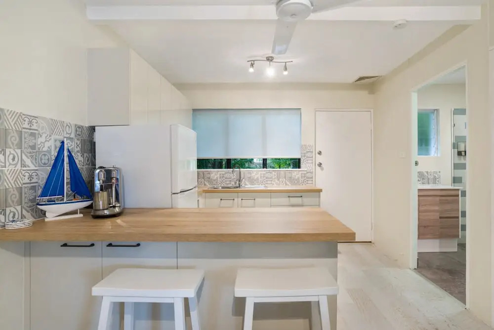 Tropical Unit with Private Fenced Garden Close to The Beach 3