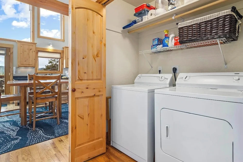 Updated & Spacious Lodge in Heart of Estes Park!