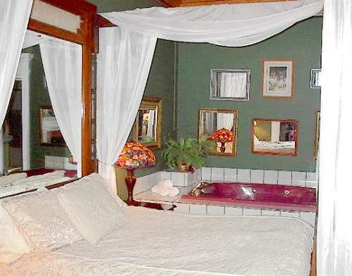 Bernadine's Stillman Inn