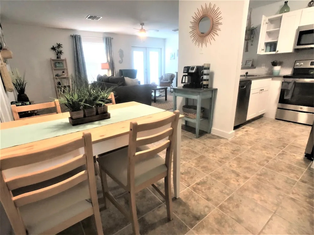 Barefoot Ec204 2 Bedroom Condo