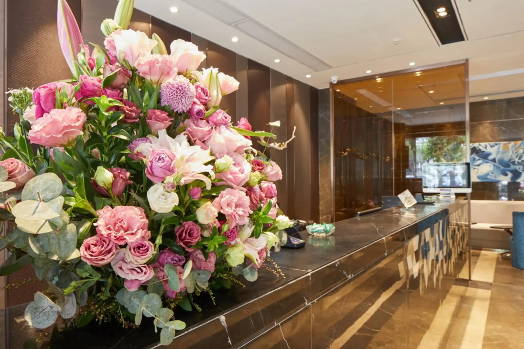 INSAIL Hotel